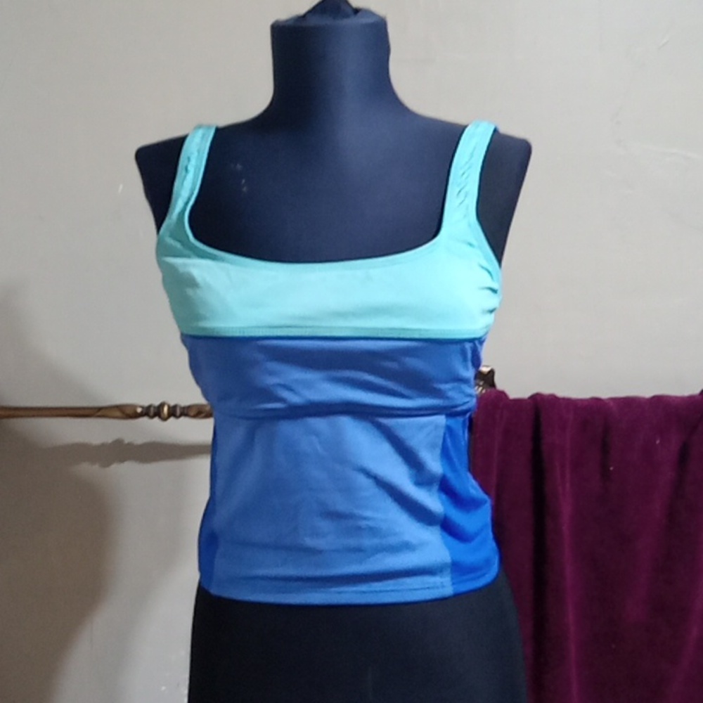 "🩷" Bathing suit top or sport wear top